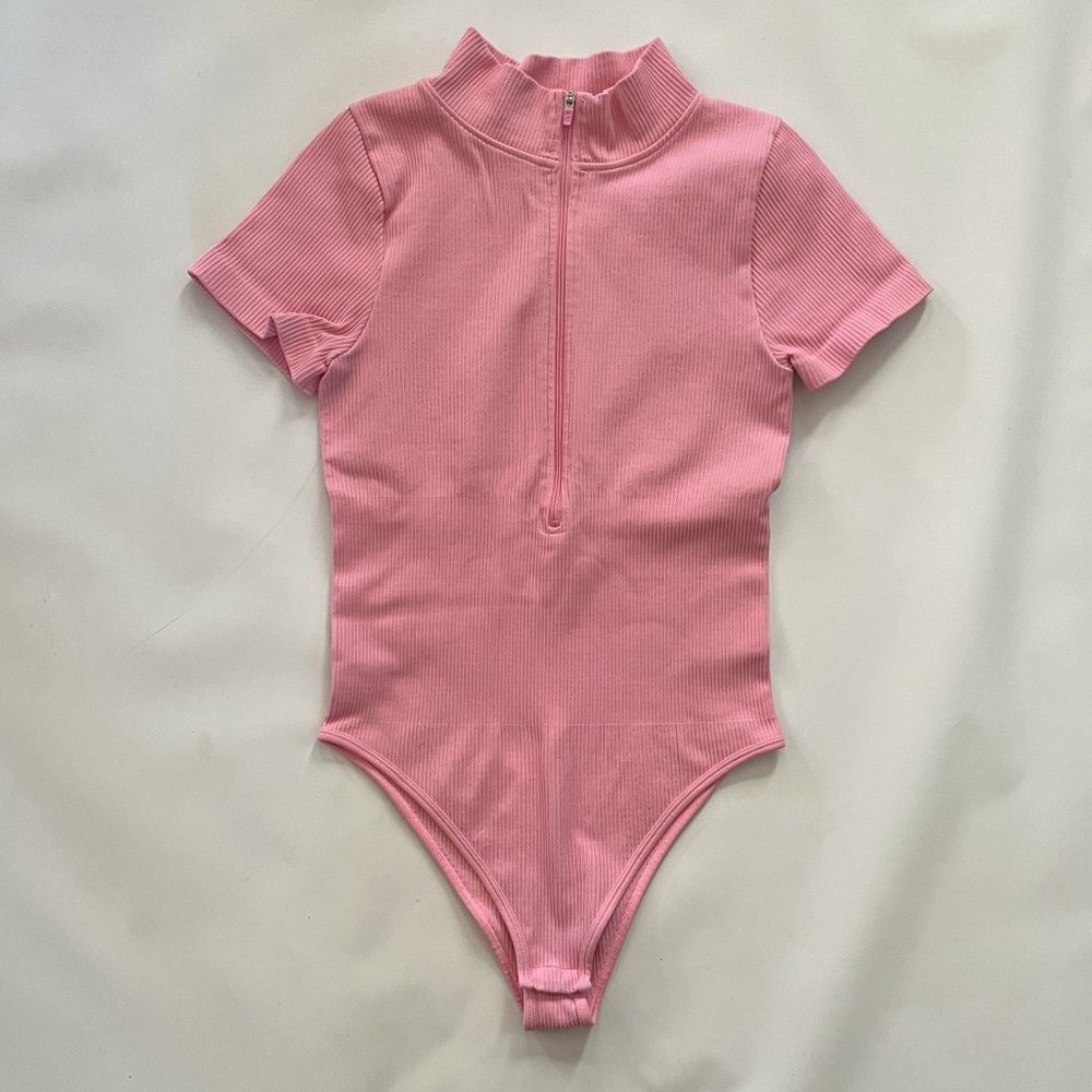 OQQ Pink Ribbed 1/2 Zip One Piece Short Sleeve Body Suit Top Womens M